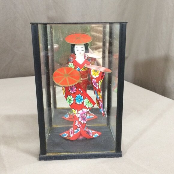 Vintage Japanese Geisha Doll in Display Case Small Made Japan No Flaws - Picture 1 of 7
